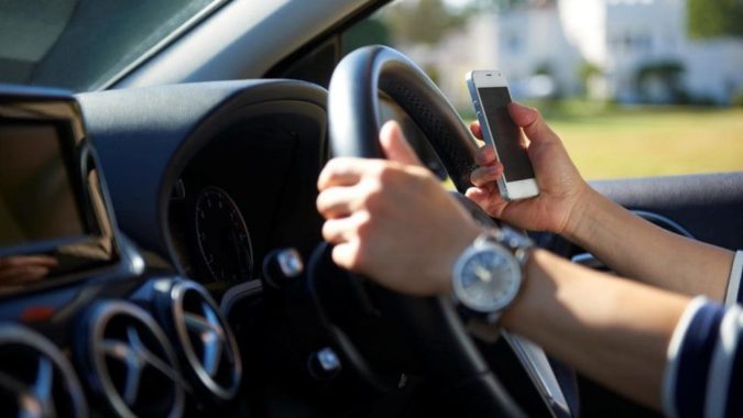 phone-driving-1024×576