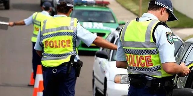 nsw-police-rbt2 Double Demerits RBT Police Stop Traffic Charges Police Criminal