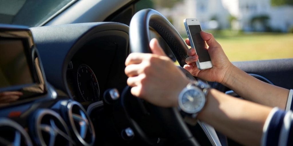 phone-driving-1024×576